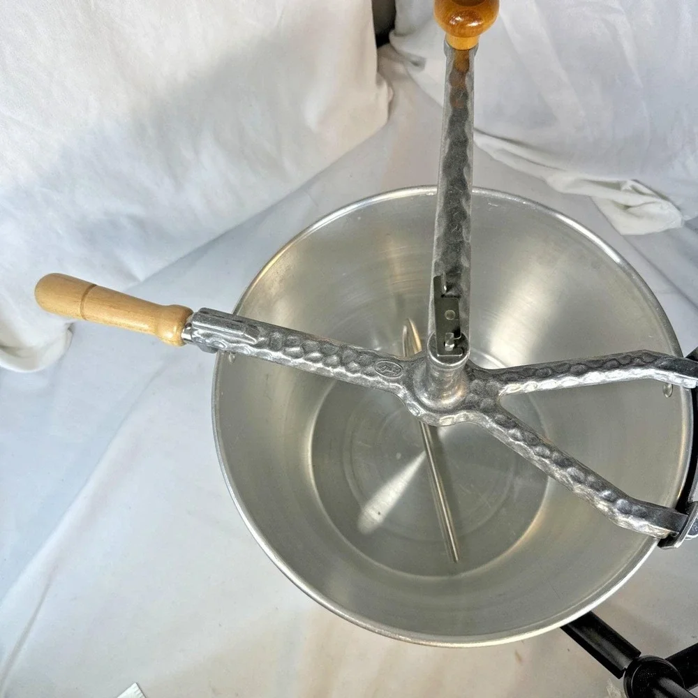 1960's CamCo Vintage Dough Maker Hand Crank Mixing And Kneading EVC